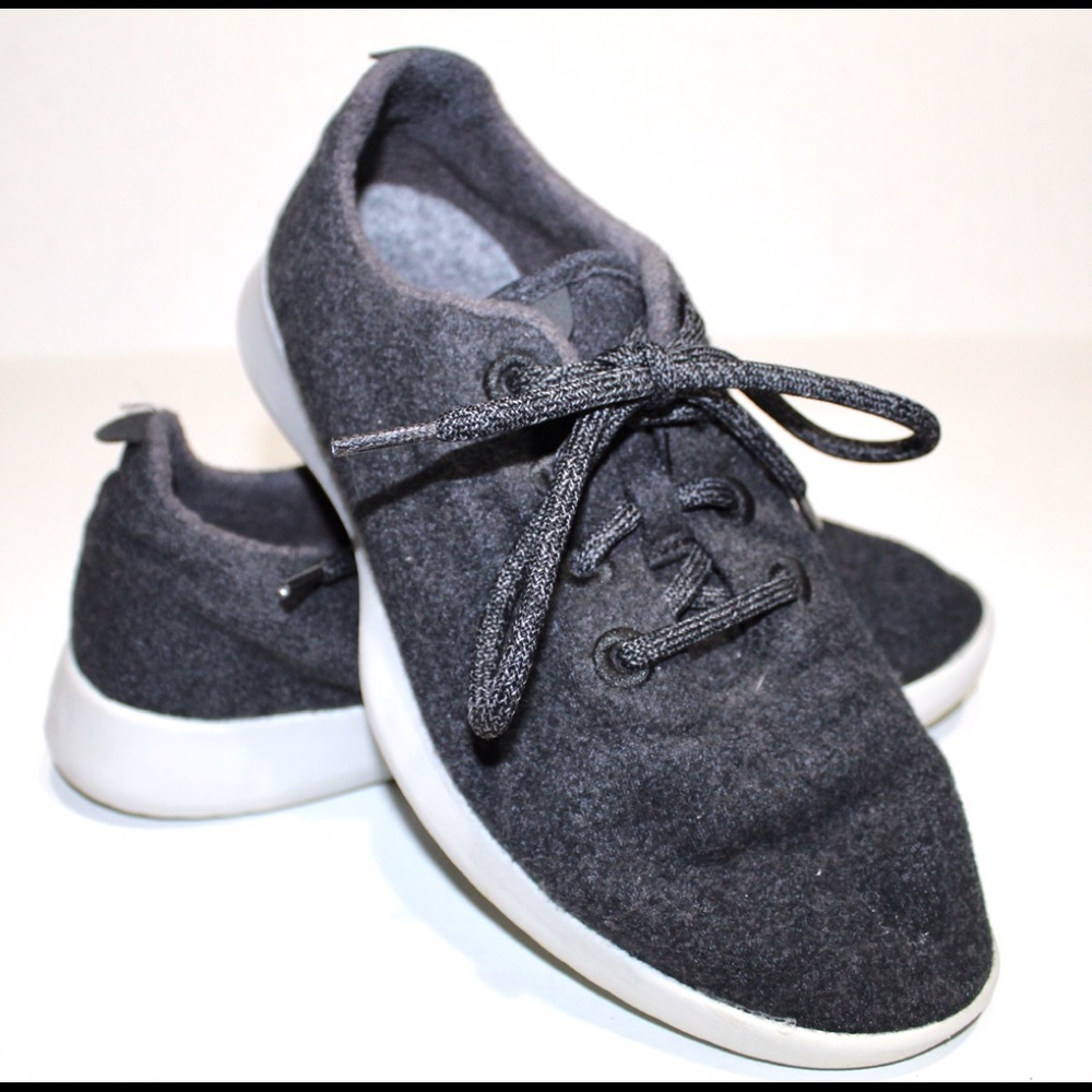 ALLBIRDS WOOL RUNNERS WOMANS SIZE 9